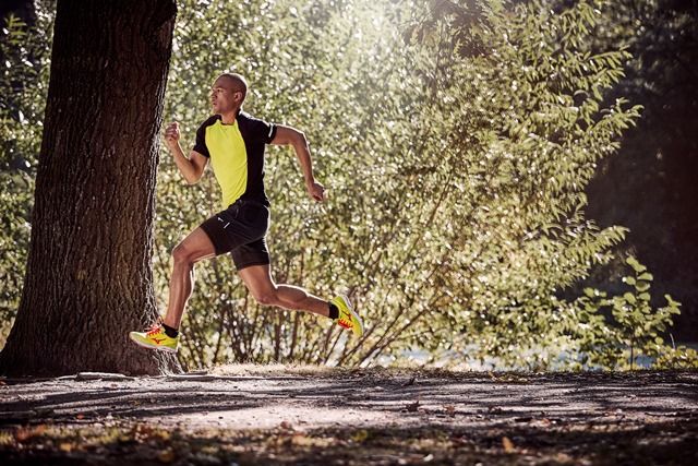 ¿Cuál es la frecuencia de zancada idónea para correr?