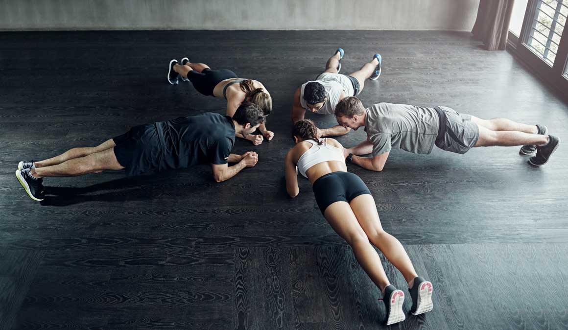 Lo que sí y lo que no es una plancha abdominal, ¡consigue trabajar bien tu abdomen!