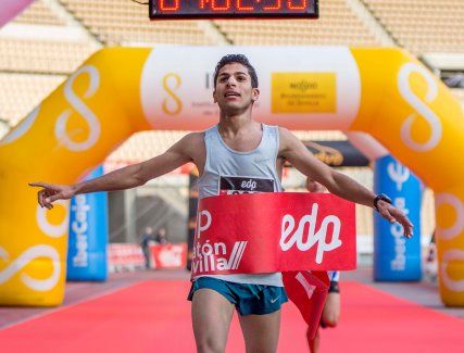 9.000 corredores superan el reto del EDP Medio Maratón de Sevilla