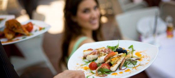7 trucos para comer fuera de casa y no engordar