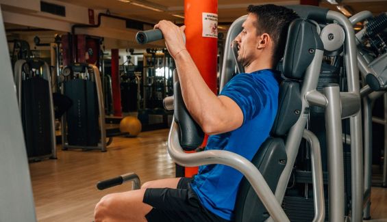 Elige bien tu material de entrenamiento, las ventajas de las máquinas de gimnasio