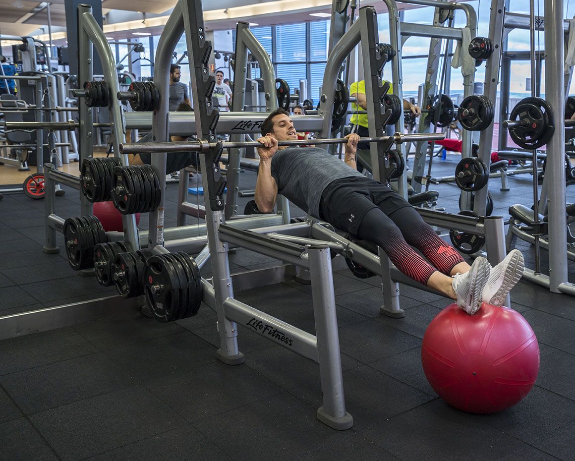 Entrena tu espalda y tu abdomen al mismo tiempo