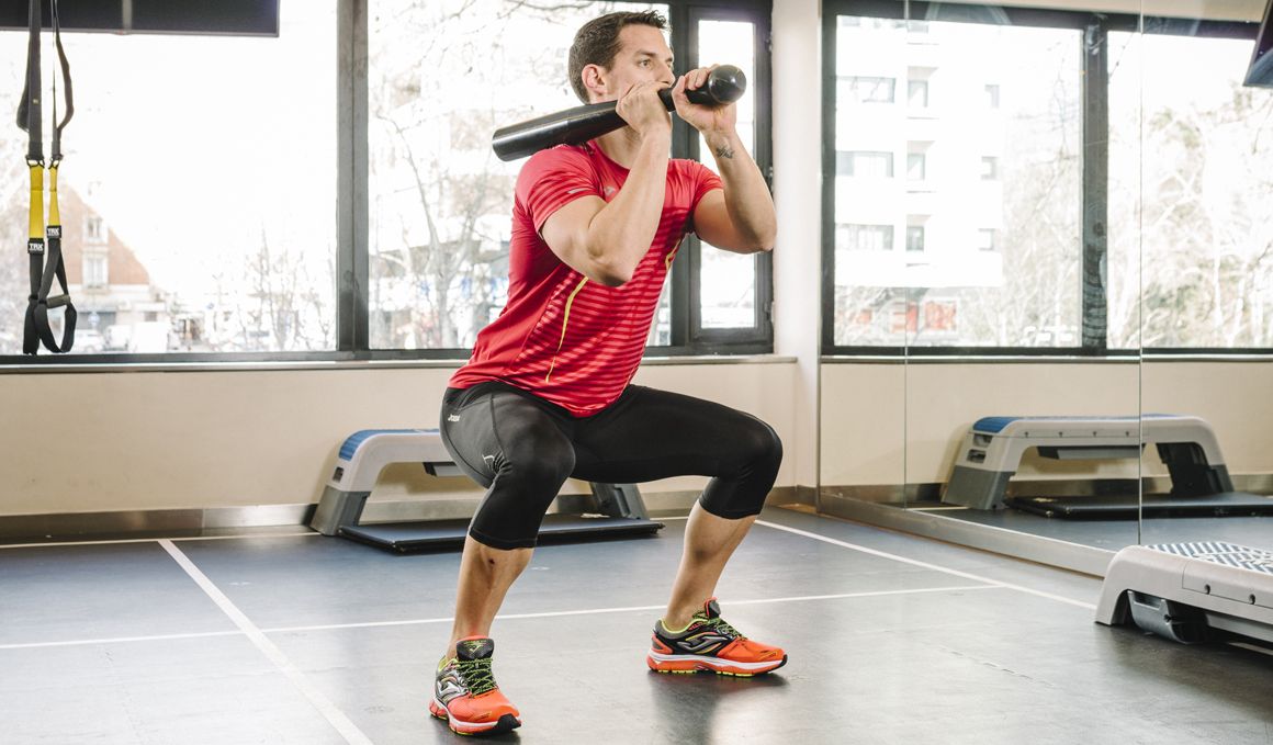 Además de la kettlebell o pesa rusa, deberías conocer las club