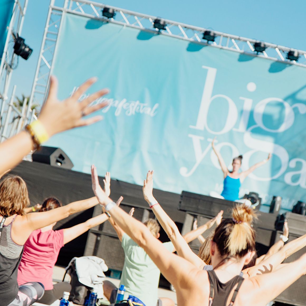 Sup, Acro, Aéreo, Invertidas... Varios tipos de yoga se darán cita en el evento
