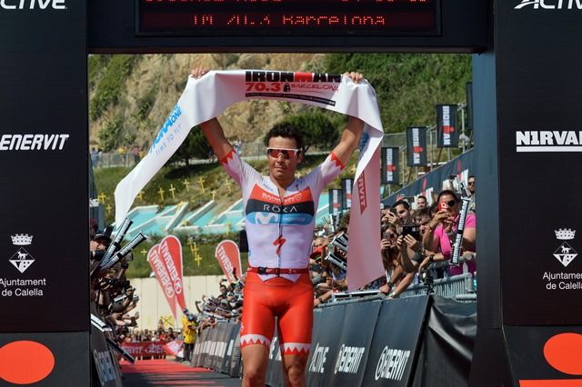 Gomez Noya arrasa en el Medio Ironman de Barcelona