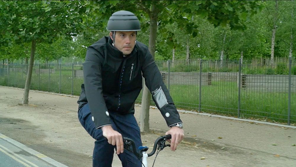 Llega la chaqueta inteligente para ciclistas