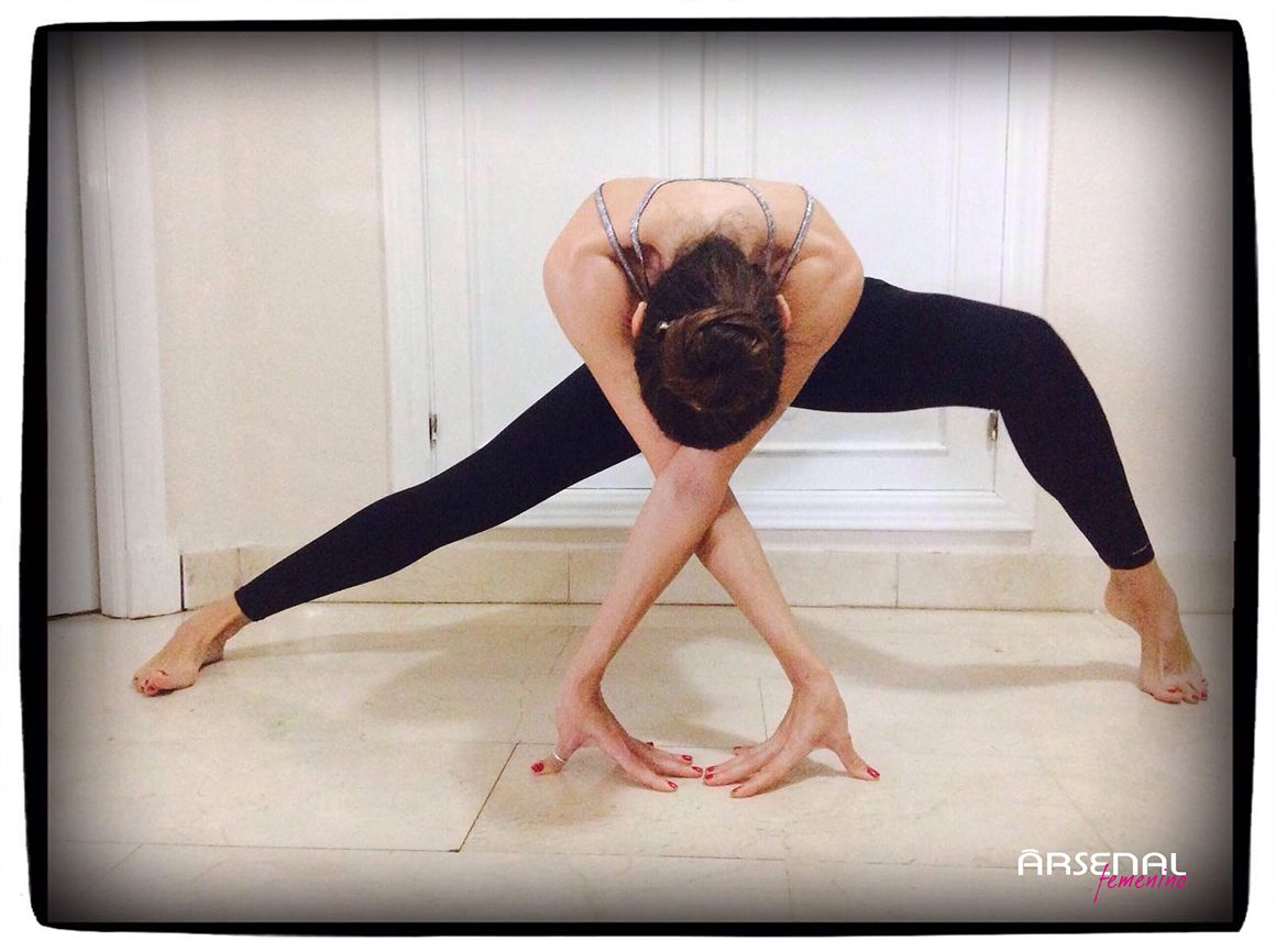 Sesiones de yoga variadas en Arsenal Femenino Madrid con  motivo del Día Internacional del Yoga
