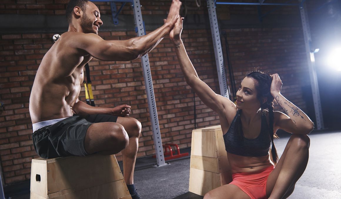 También debes hacer ejercicios fitness cuyo objetivo no sea la búsqueda de la intensidad, sino la mejora funcional