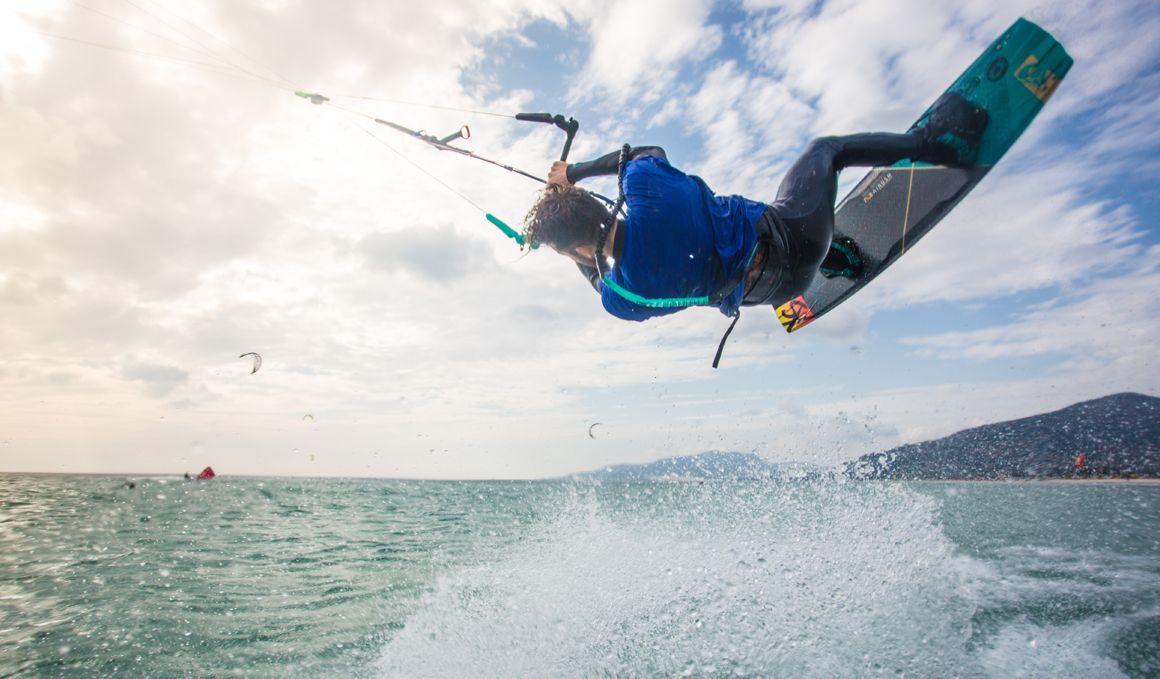 Con todo esto te vas a encontrar en tu primera clase de kitesurf