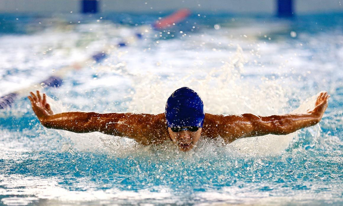 ¡Blinda tus hombros en natación! Ejercicios antilesiones