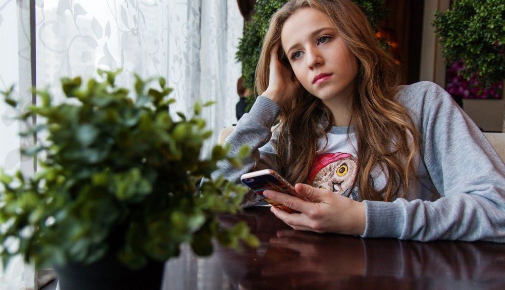 girl 1848477 1280