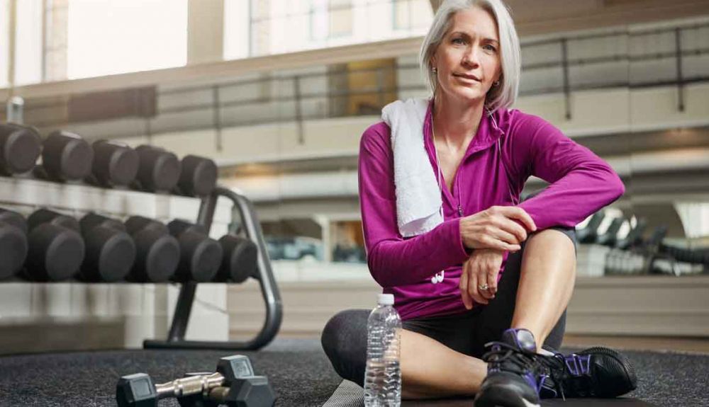 meritene mujer madura gimnasio pesas