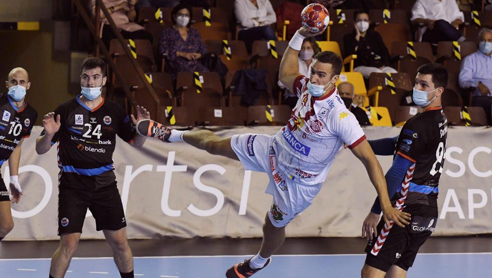 Primer partido de elite con mascarillas en España