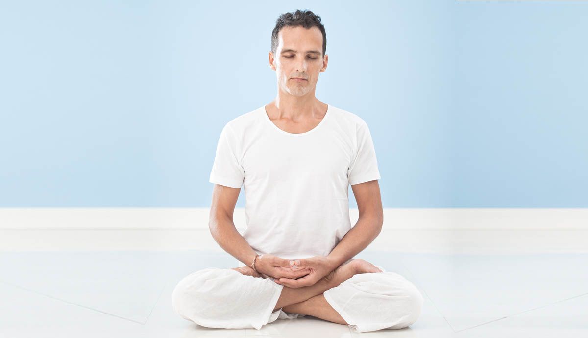 Postura básica para meditar