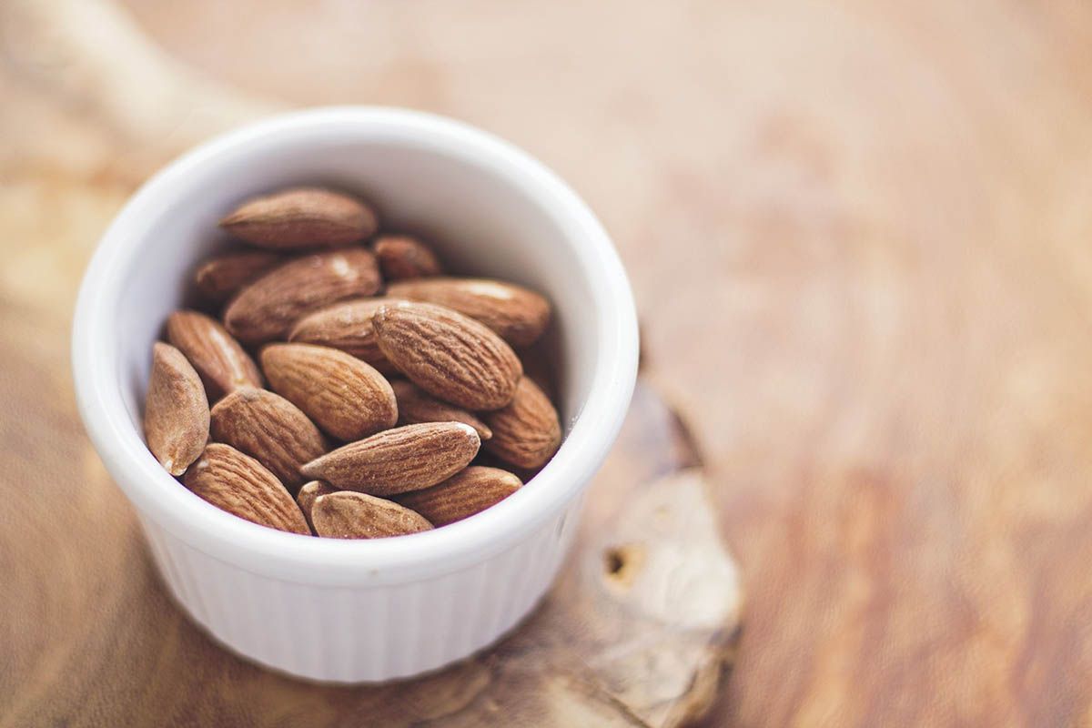 almonds 768699 1280