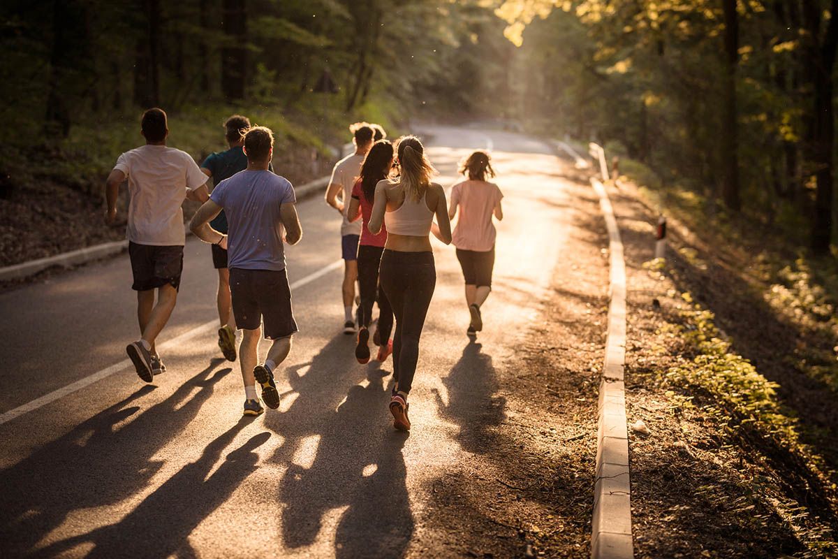 correr grupo iStock 689971862 correr grupo iStock 689971862