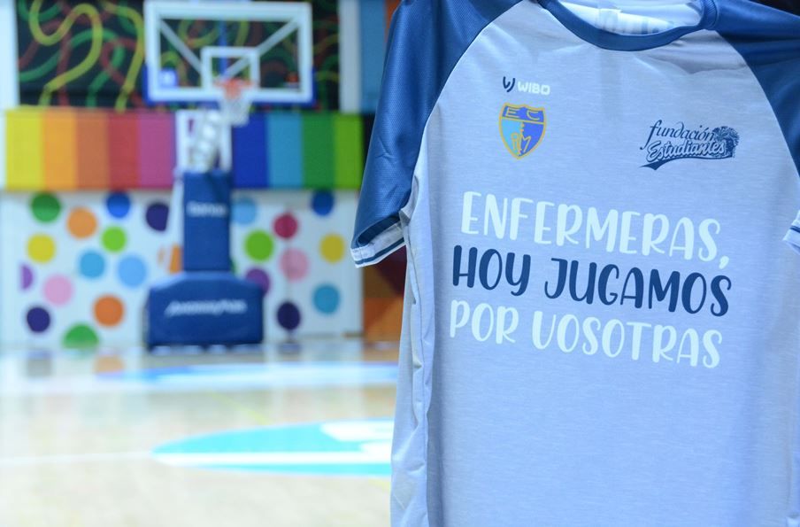 Homenaje de Estudiantes al Colegio de Enfermería