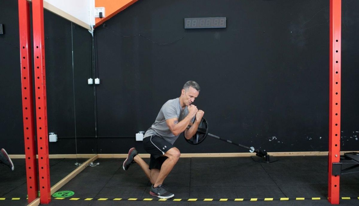 Squat a una pierna con landmine angulada 2 Squat a una pierna con landmine angulada 2