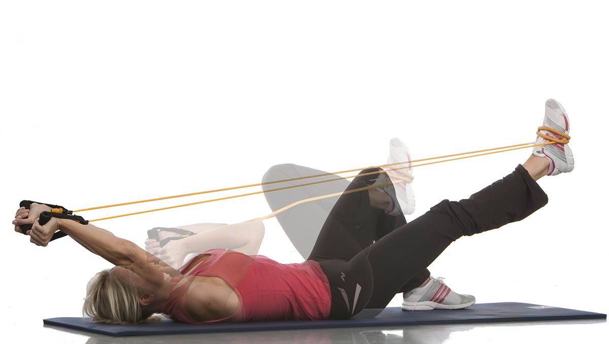 Los 5 ejercicios para tonificar tus piernas con un tensor