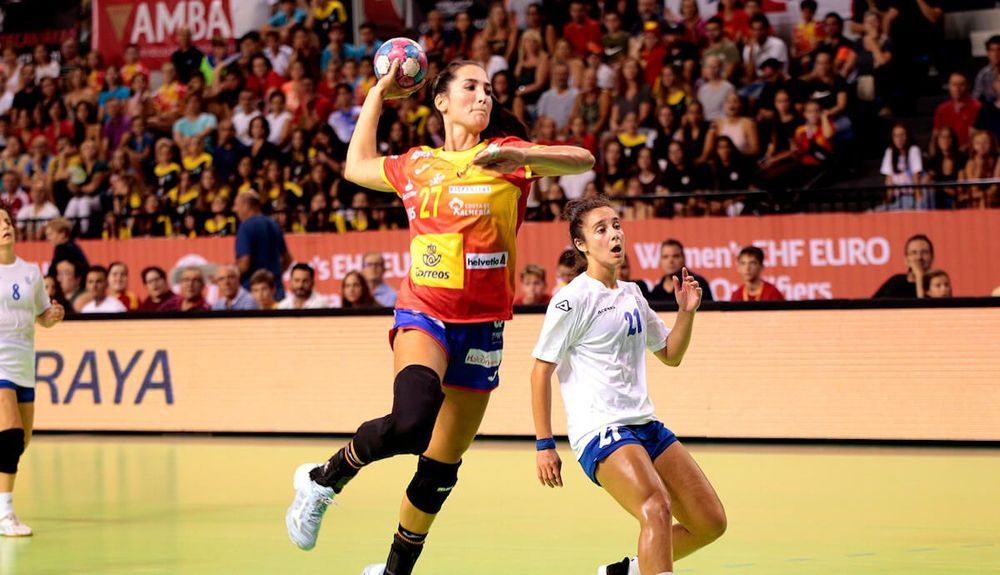 LARA GONZALEZ BALONMANO tiro LARA GONZALEZ BALONMANO tiro
