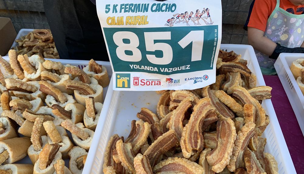 Avituallamiento final con torreznos Soria en la carrera 5K Fermín Cacho y Media Maratón de Abel Antón en Soria