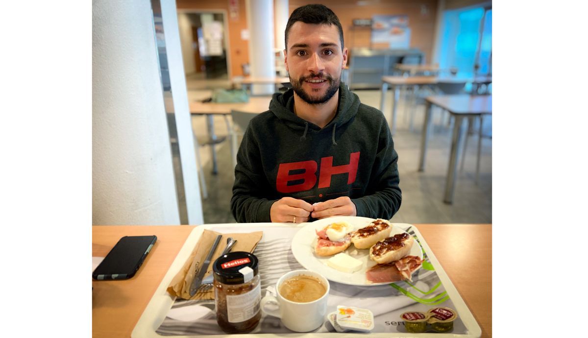 Empezar el día con energía es fundamental para las múltiples sesiones de entrenamiento que aborda Roberto Empezar el día con energía es fundamental para las múltiples sesiones de entrenamiento que aborda Roberto