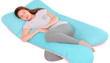 Las almohadas para las piernas de 15 euros que te ayudan a dormir mejor