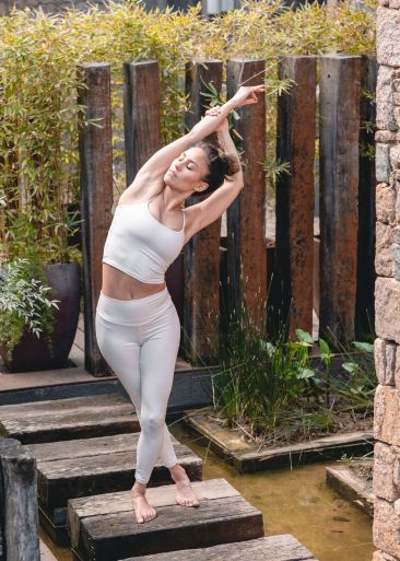 Retiro de Yoga en Mallorca con Alessandra Oram Retiro de Yoga en Mallorca con Alessandra Oram