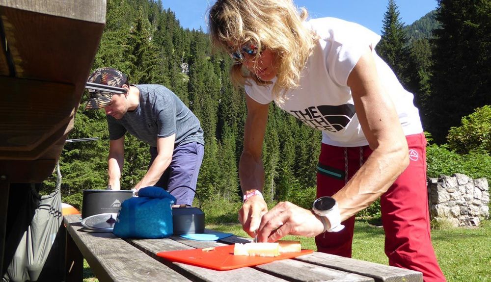 28 julio Nuestra bloguera, la alpinista Araceli Segarra, taller de cocina de montaña en el TNF Mountain Festival de los Alpes Italia