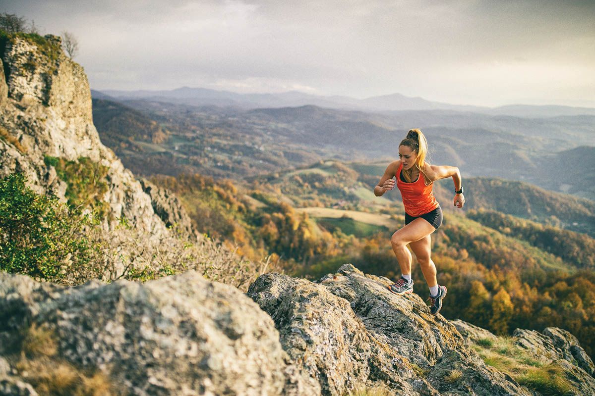 correr montaña cuesta iStock 1064128576 correr montaña cuesta iStock 1064128576