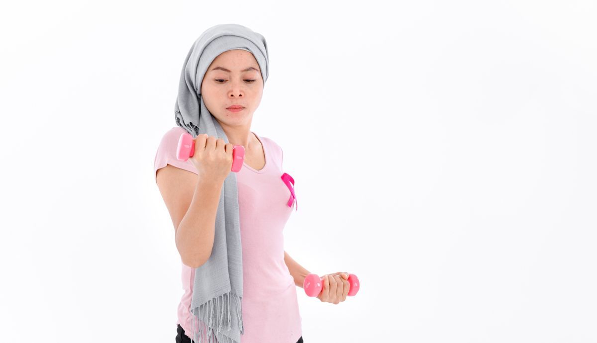 mujer cancer de mama y ejercicio iStock 1283714156 mujer cancer de mama y ejercicio iStock 1283714156