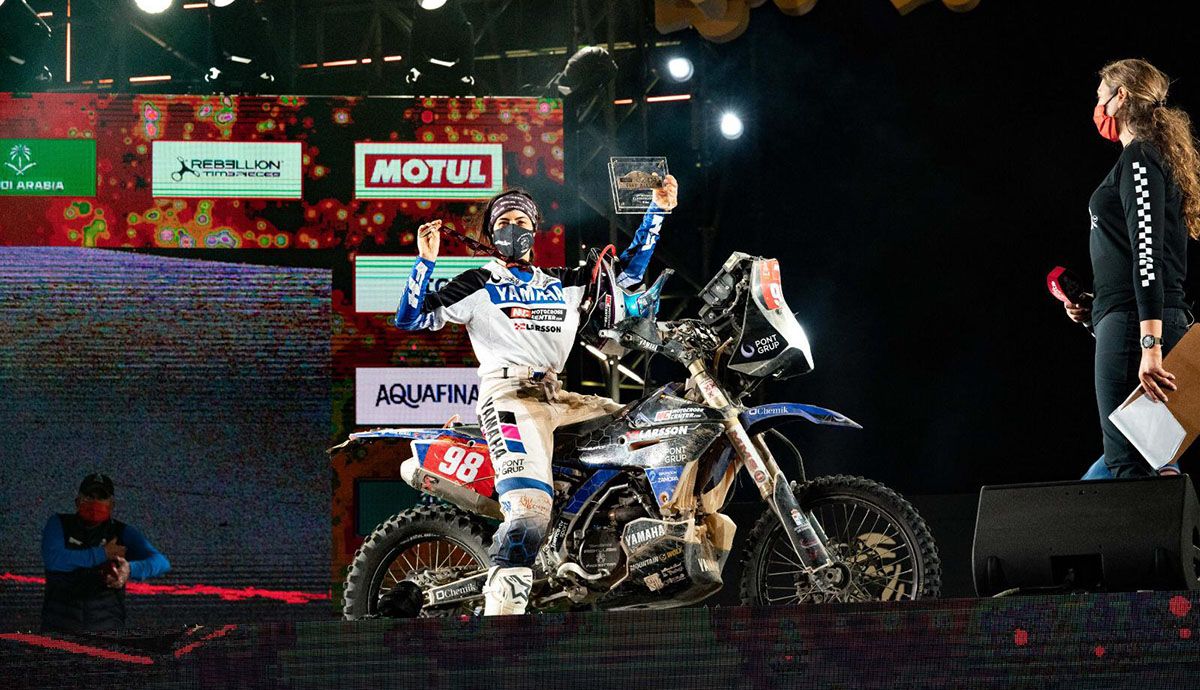 Sara García, piloto profesional de motociclismo en la categoría rally