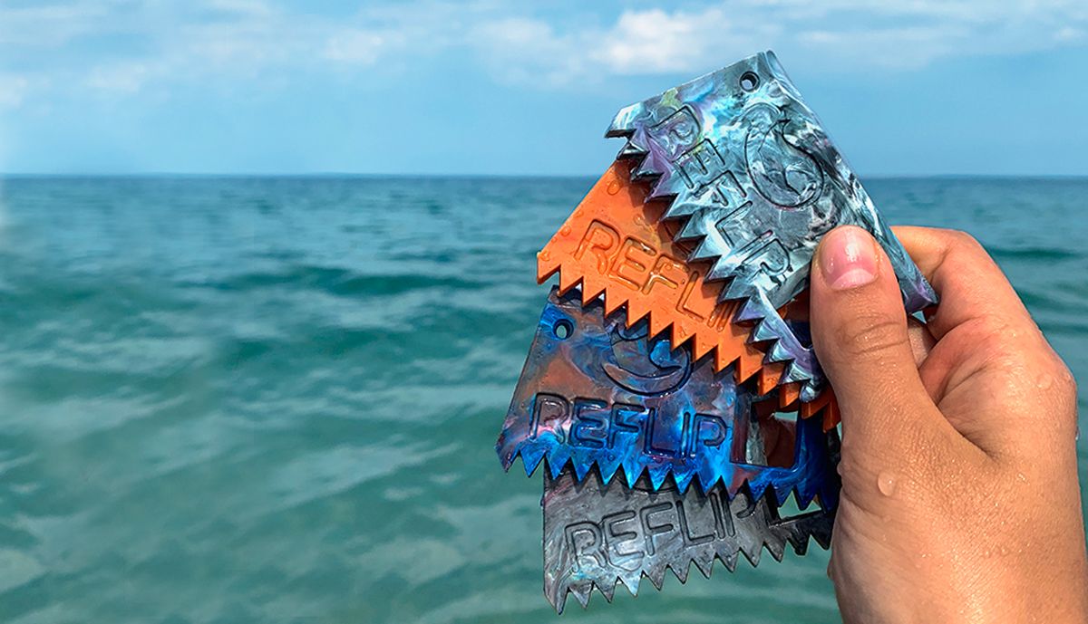 El peine de surf hecho de mascarillas y plásticos reciclados