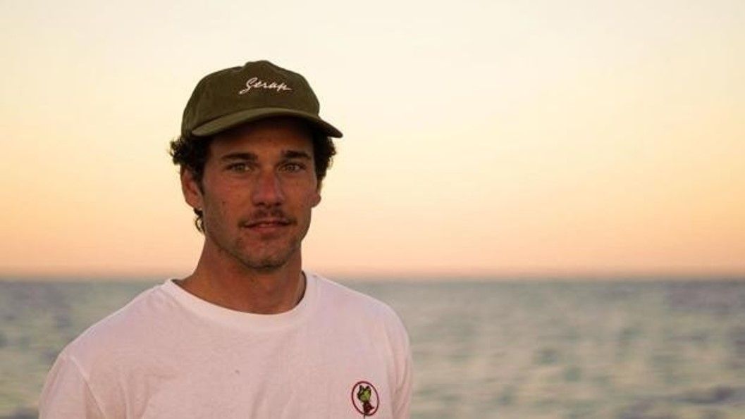 El surfista Oscar Serra, fallecido al caer de una ola gigante en México