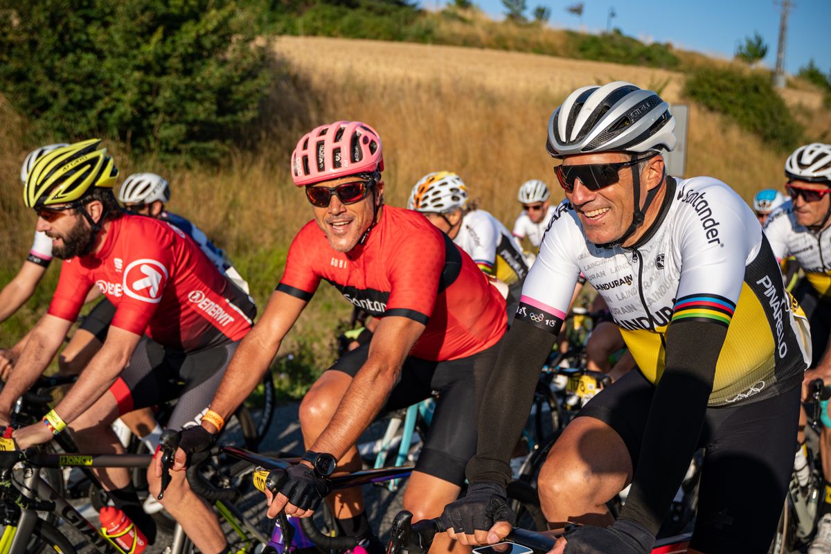 Ahí justo iba yo charlando con Miguel Indurain de lo que 'anda' Genis Zapater. La foto está hecha por él, claro...