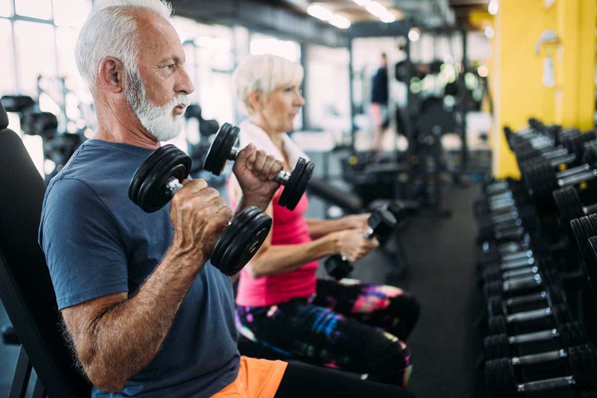 senior fitness pesas gym iStock 1151961953 senior fitness pesas gym iStock 1151961953