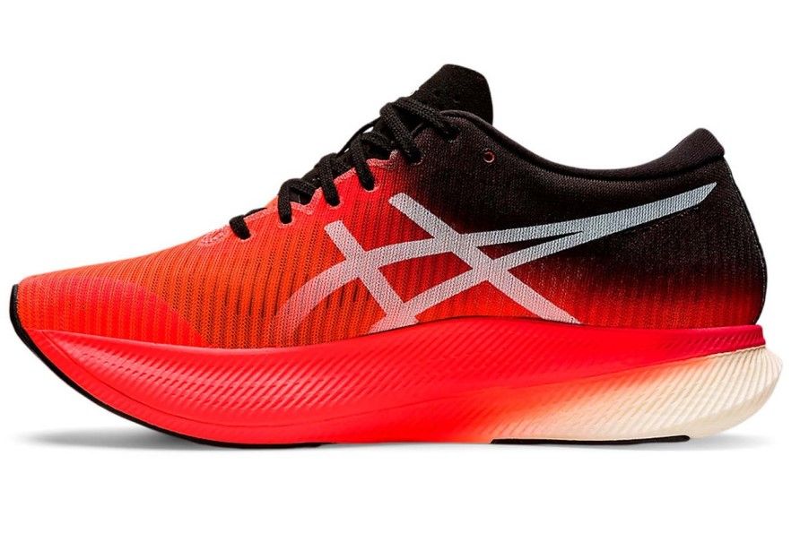 Exprimimos a fondo las asics Metaspeed Sky