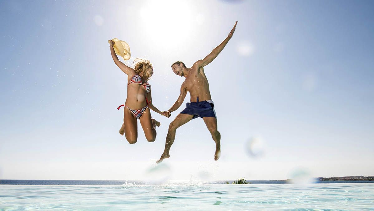 Plan de entrenamiento para principiantes para quemar grasas en la piscina