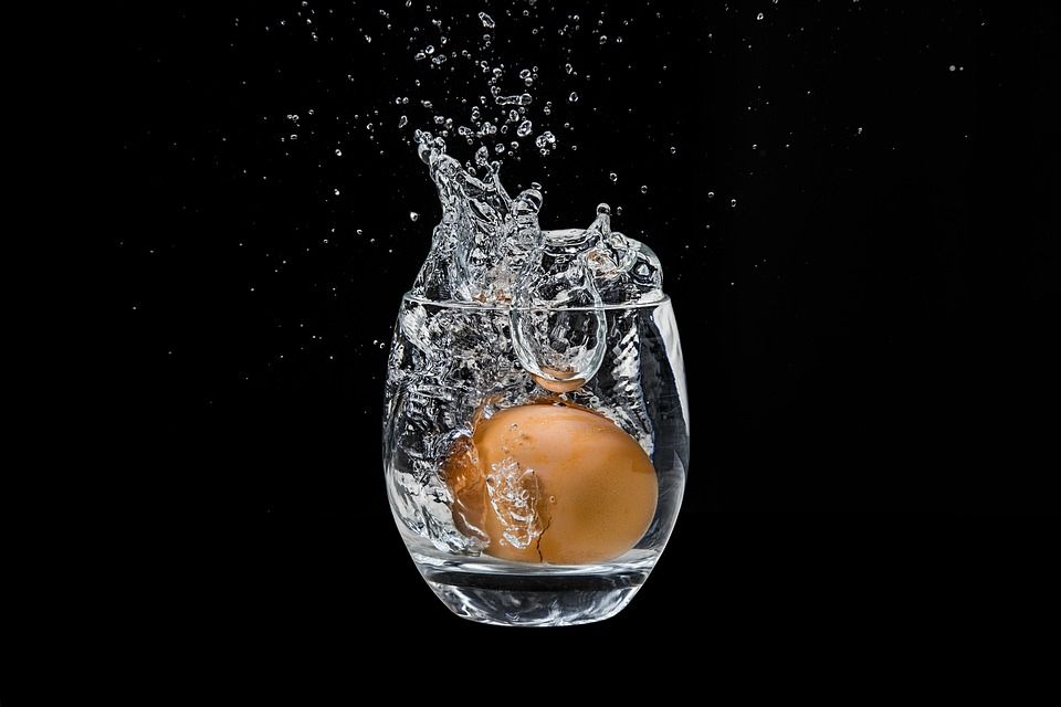 the egg in the glass 2825273 960 720 the egg in the glass 2825273 960 720