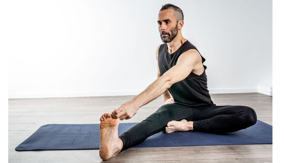 Paschimottanasana o Mahamudra Paschimottanasana o Mahamudra