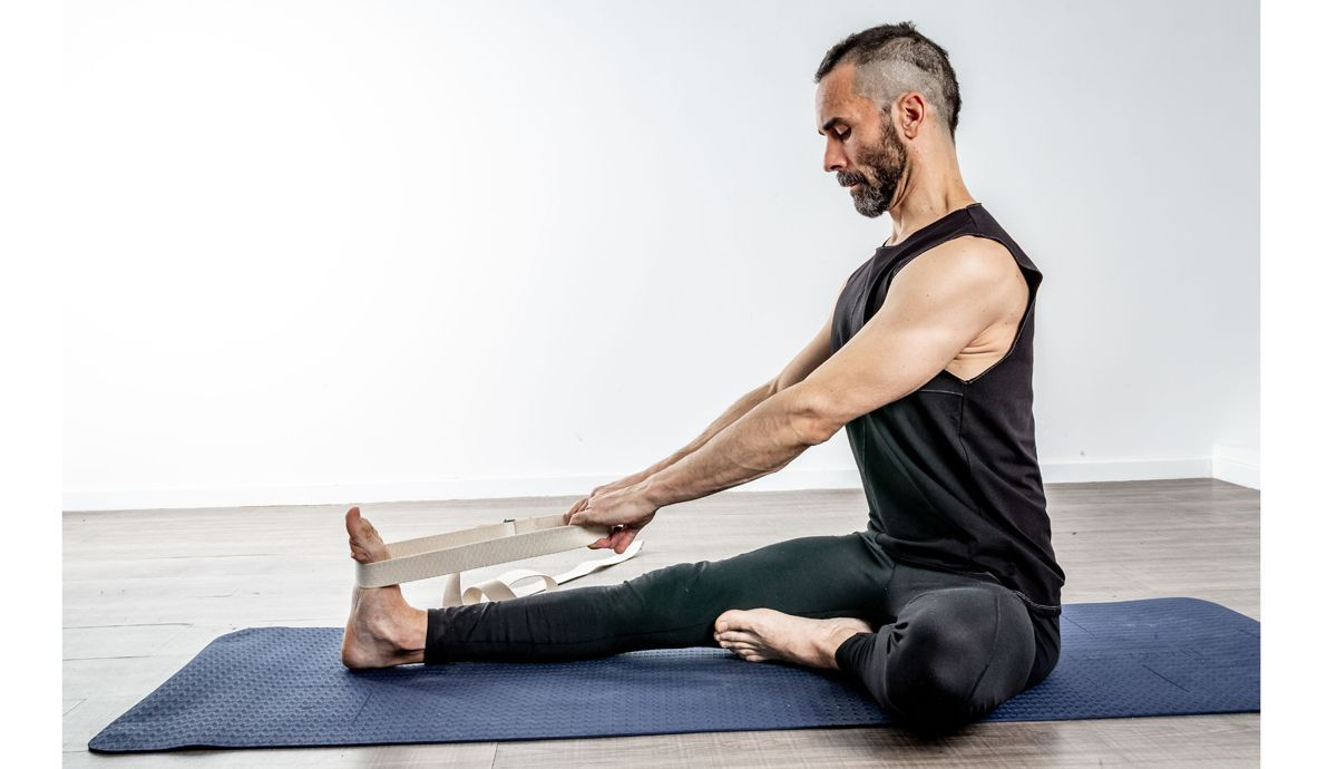 Postura del Gran Sello o Mahamudra con Bandhas Postura del Gran Sello o Mahamudra con Bandhas