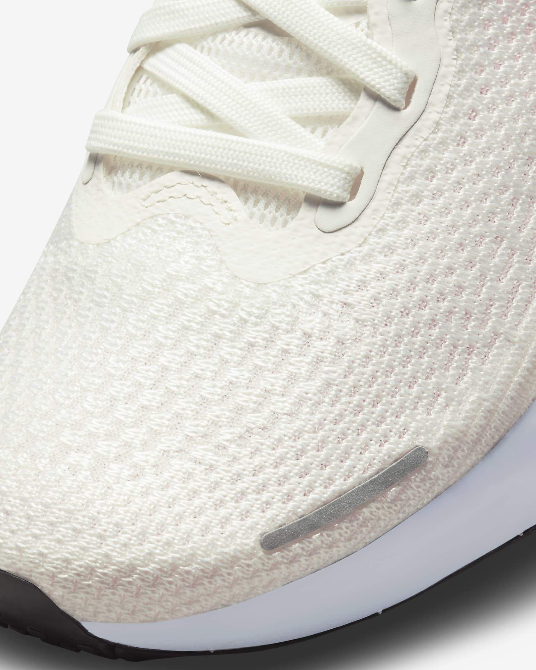 Upper ZoomX Invincible Flyknit