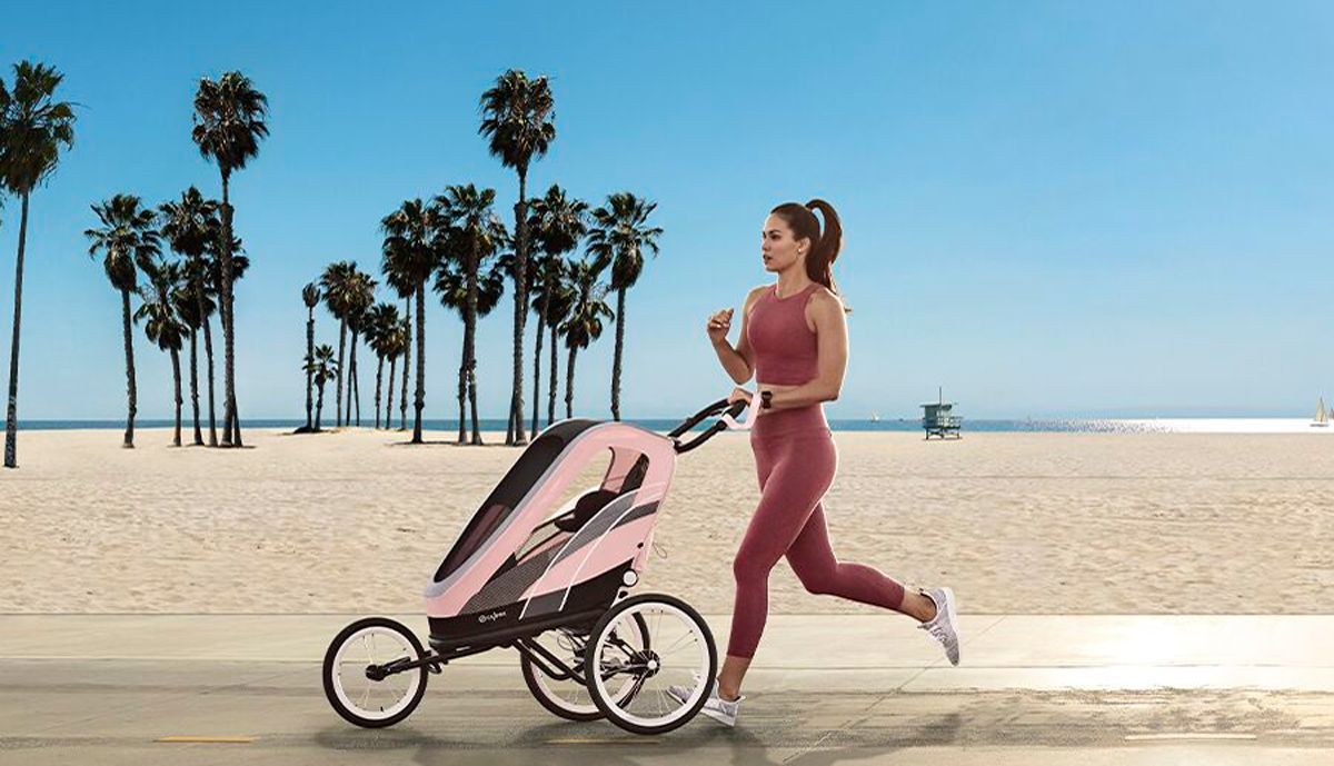 Puedes correr con el CYBEX ZENO empujándolo. Puedes correr con el CYBEX ZENO empujándolo.