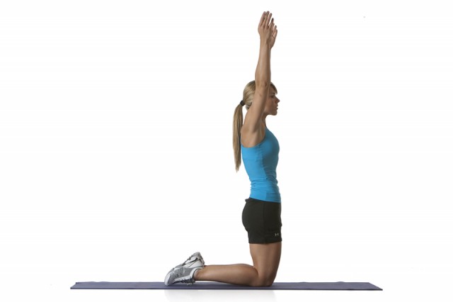 Elevar brazos contraer abdomen