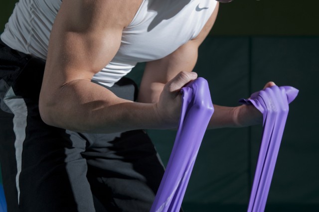 Curl de antebrazos con tensor
