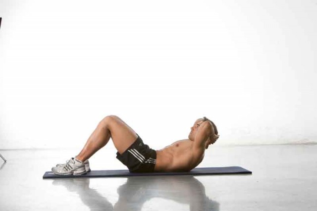 Abdominales en el suelo de forma correcta