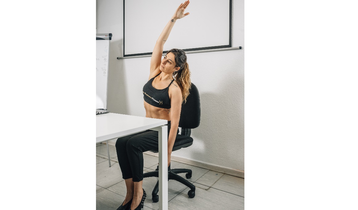 Corrección postural y activación muscular en la oficina