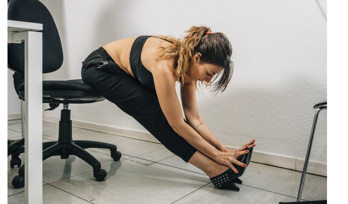 Corrección postural y activación muscular en la oficina