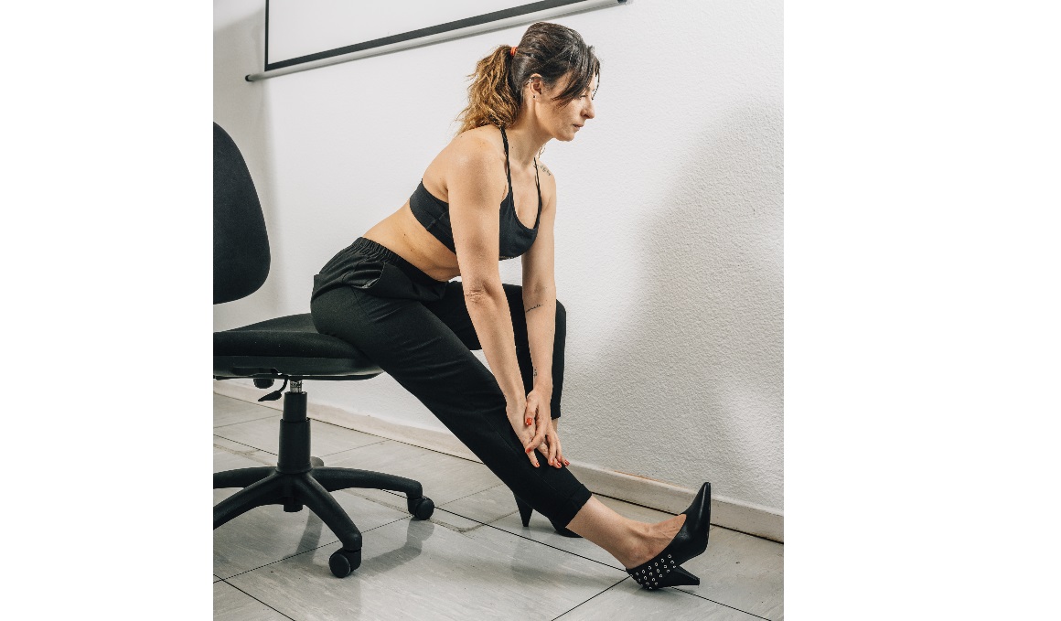 Corrección postural y activación muscular en la oficina