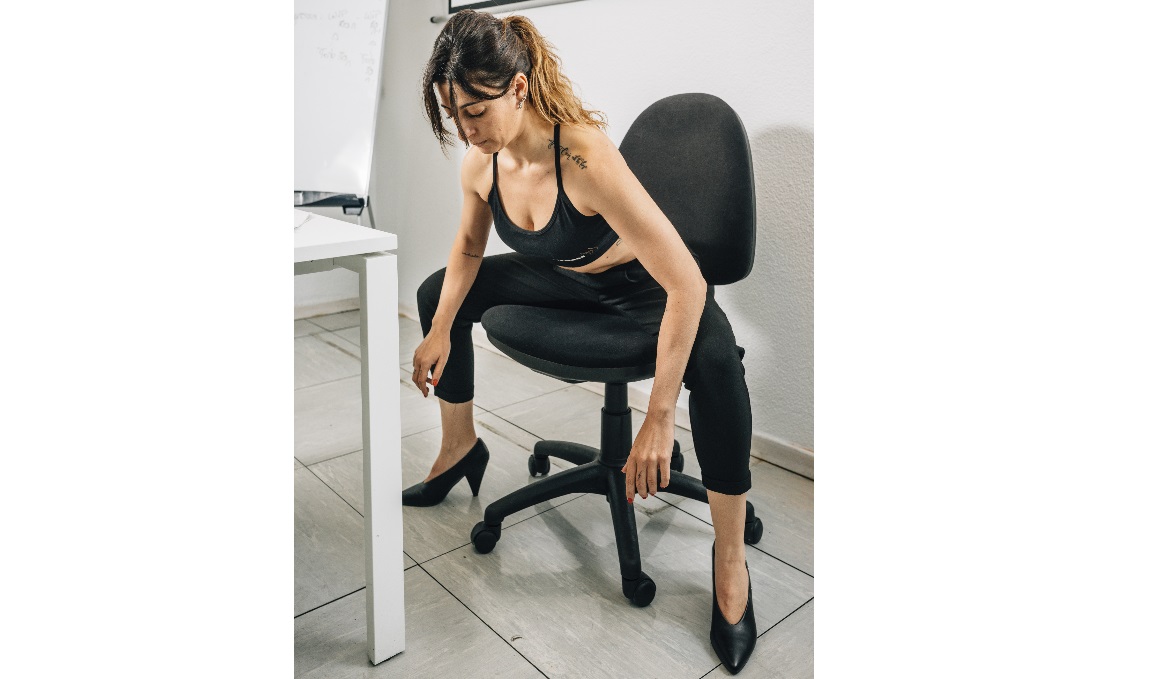 Corrección postural y activación muscular en la oficina